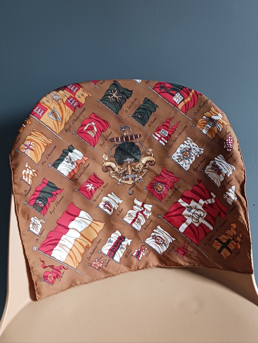 Hermes Silk Handkerchief , Silk Scarf. Vintage.+ Free Gift 2 Vintage Silk Scarf - Picture 4 of 13